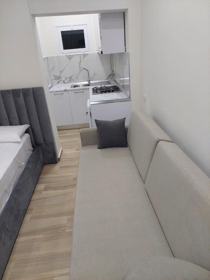 Sole Inn Vlorë Екстериор снимка